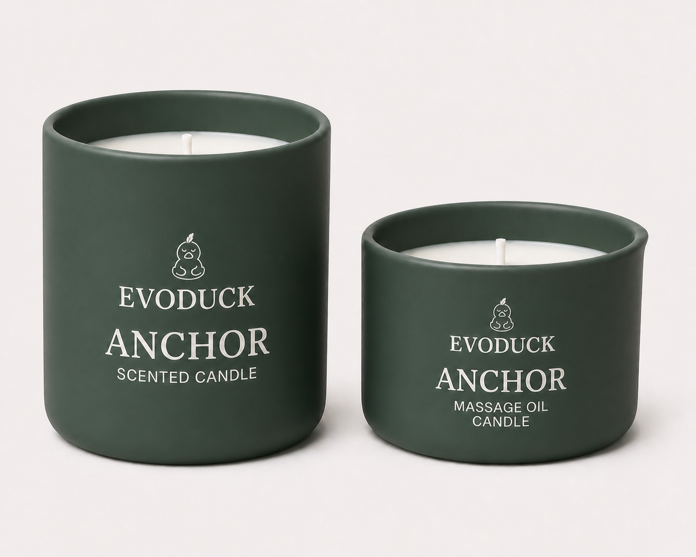 AI Product Visual / 产品效果图: ANCHOR Room 8oz and Body 4oz candle Formats shown together for a housewarming choice; no packaging or delivery claim.