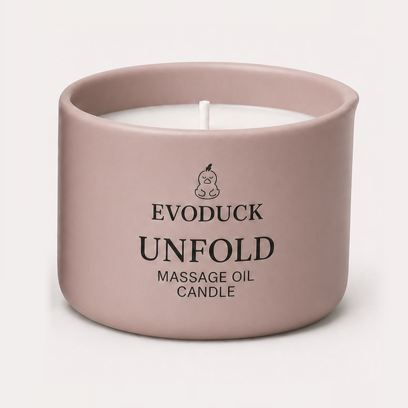 AI Product Visual / 产品效果图: UNFOLD Body 4oz Massage Oil Candle on a white background as one online scent-choice example; not physical-smell proof.