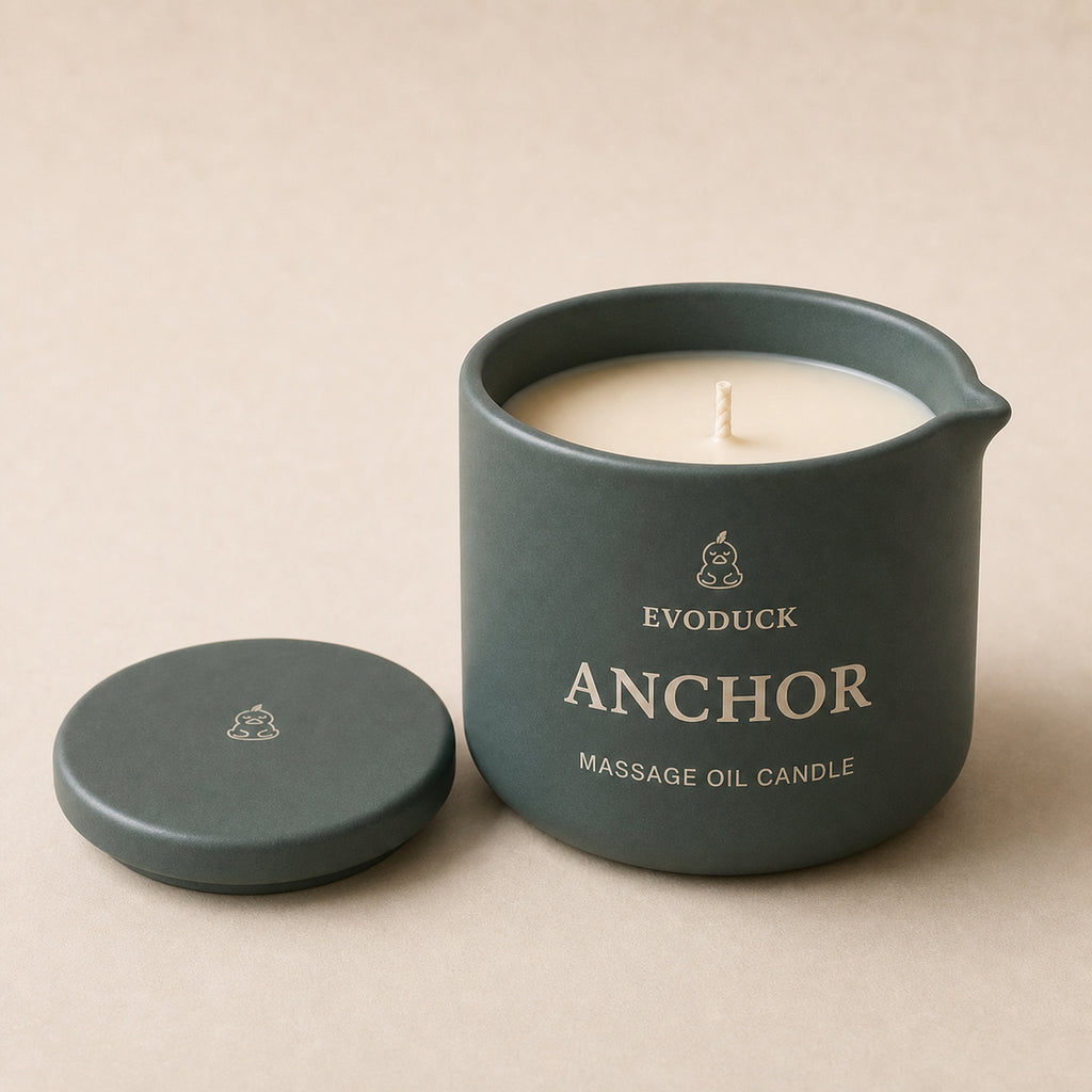 EVODUCK Anchor massage oil candle 01 hero square product image.