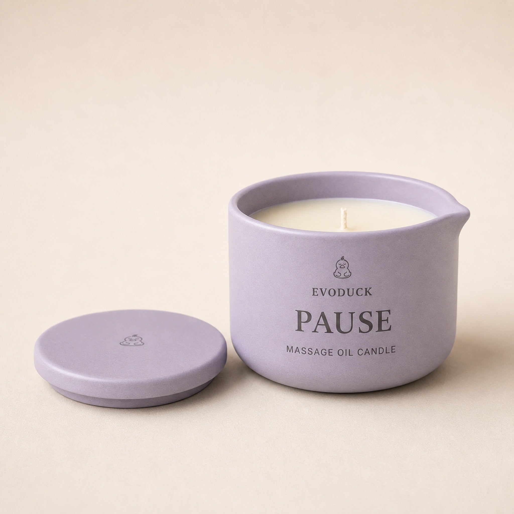 EVODUCK Pause massage oil candle 01 hero square product image.