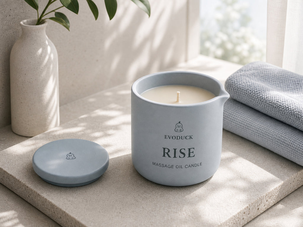 EVODUCK Rise massage oil candle 04 mood lifestyle product image.
